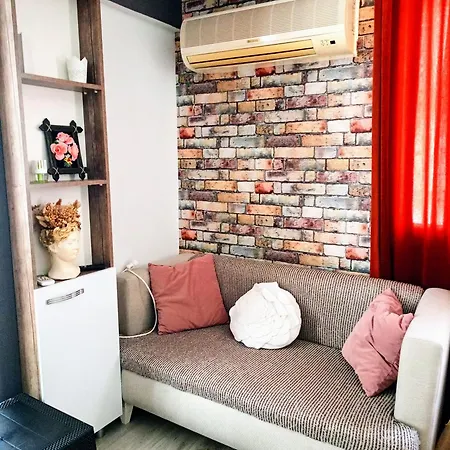 アパート Luxury And Comfort In Alsancak Perfect For Groups Or Families